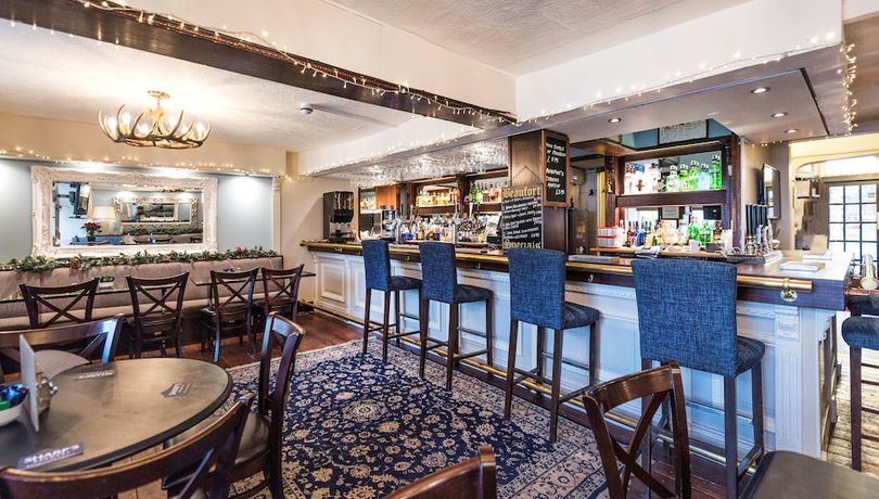 Imagen del bar/restaurante del Hotel The Beaufort. Foto 2