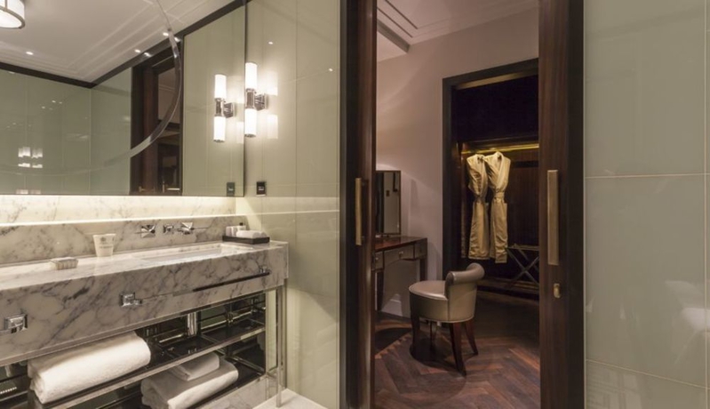 Imagen de la habitación del Hotel The Beaumont. Foto 8