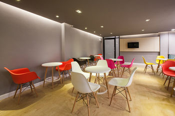 Imagen de los interiores del Hotel The Bed Hatyai. Foto 15