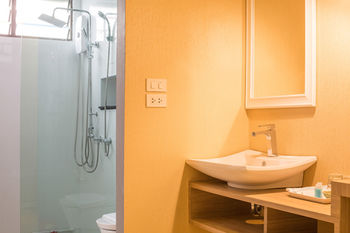 Imagen de la habitación del Hotel The Bed Hatyai. Foto 11