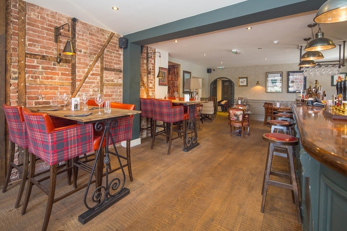 Imagen del bar/restaurante del Hotel The Bedford Arms. Foto 8