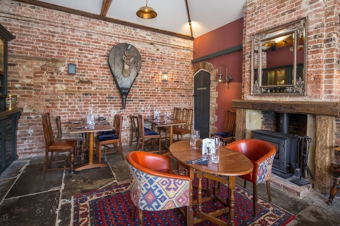 Imagen del bar/restaurante del Hotel The Bedford Arms. Foto 10