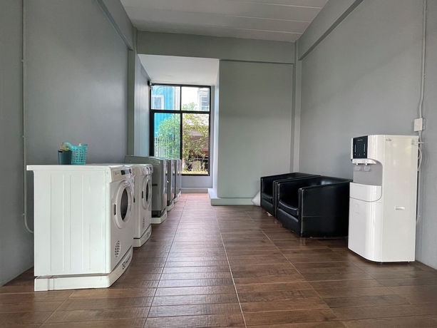 Imagen de los interiores del Hotel The Bedrooms Maeklong Service Apartment. Foto 17