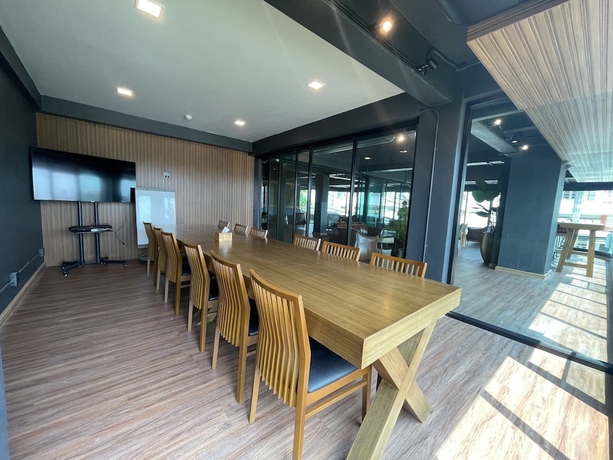 Imagen de los interiores del Hotel The Bedrooms Maeklong Service Apartment. Foto 19