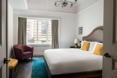 Imagen de la habitación del Hotel The Beekman, a Thompson. Foto 18