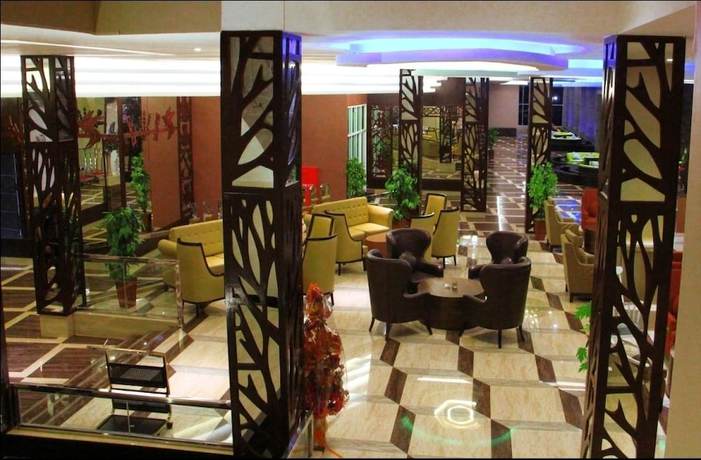 Imagen de los interiores del Hotel The Belagri and Convention. Foto 11