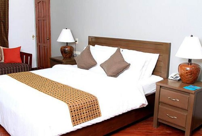 Imagen de la habitación del Hotel The Bell Hotel. Foto 12