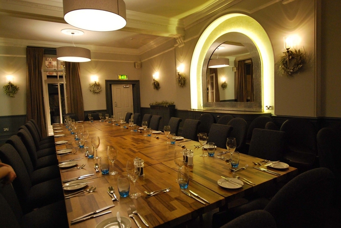 Imagen del bar/restaurante del Hotel The Bell, Sandwich. Foto 8
