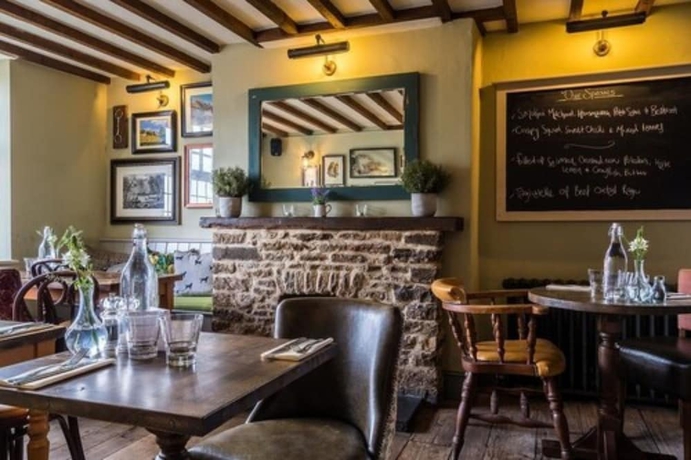Imagen del bar/restaurante del Hotel The Bell at Stow. Foto 5