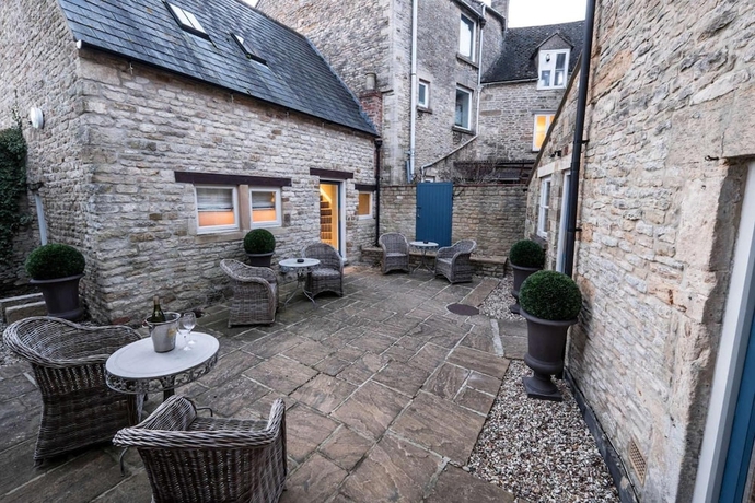 Imagen de los exteriores del Hotel The Bell at Stow. Foto 17