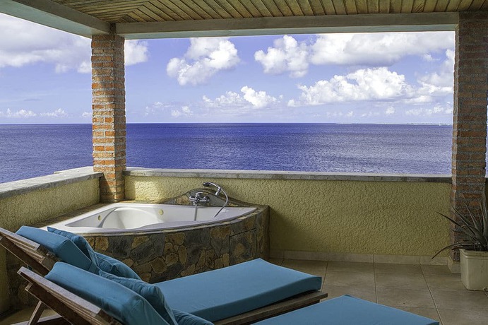 Imagen de los interiores del Hotel The Bellafonte - Luxury Oceanfront. Foto 5