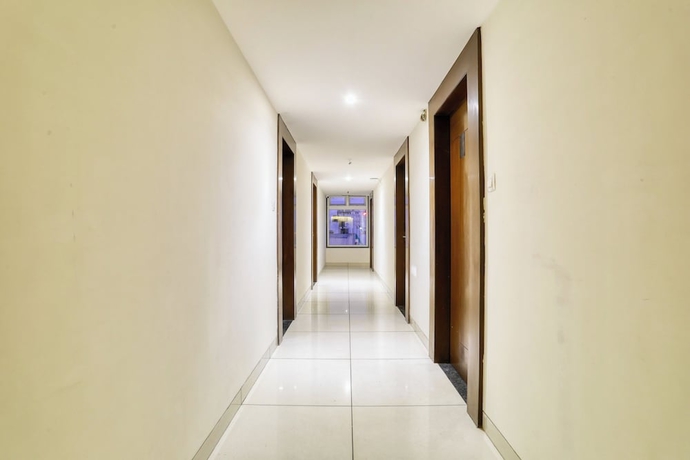 Imagen de los interiores del Hotel The Bellevue, Indore. Foto 11