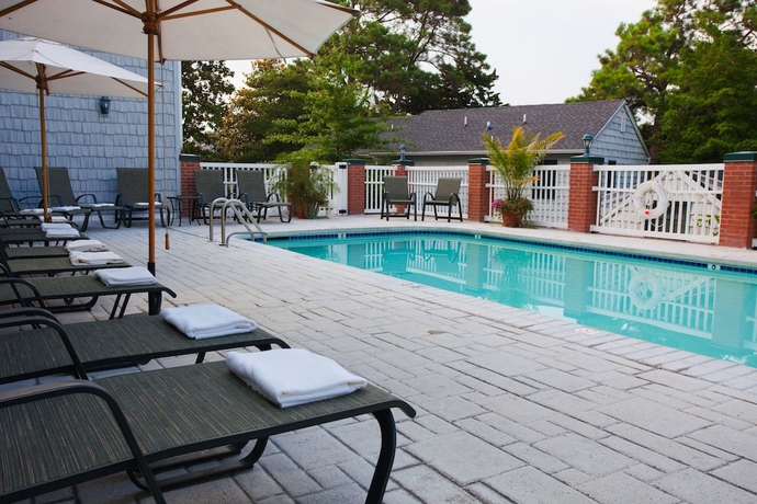 Imagen de la piscina del Hotel The Bellmoor Inn and Spa. Foto 19