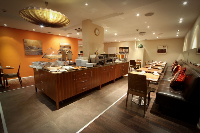 Imagen del bar/restaurante del Hotel The Belson Brussels, a Tribute Portfolio Hotel. Foto 2