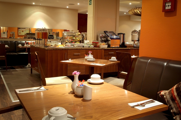 Imagen del bar/restaurante del Hotel The Belson Brussels, a Tribute Portfolio Hotel. Foto 5