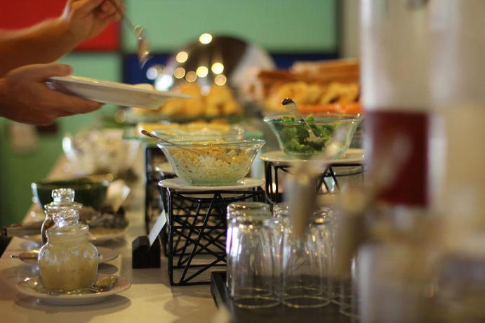 Imagen del bar/restaurante del Hotel The Bene. Foto 2