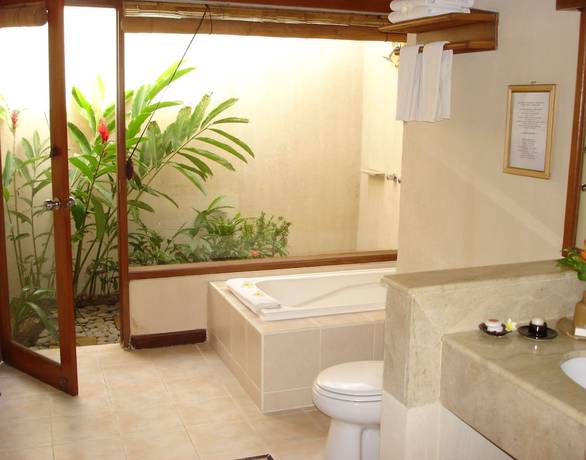 Imagen de la habitación del Hotel The Benoa Beach Front Villas and Spa. Foto 6