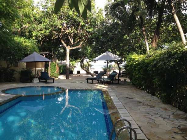 Imagen de la piscina del Hotel The Benoa Beach Front Villas and Spa. Foto 15