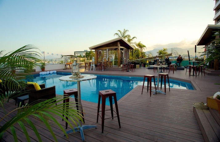 Imagen de la piscina del Hotel The Benson Hotel. Foto 15