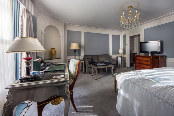 Imagen de la habitación del Hotel The Bentley London. Foto 2