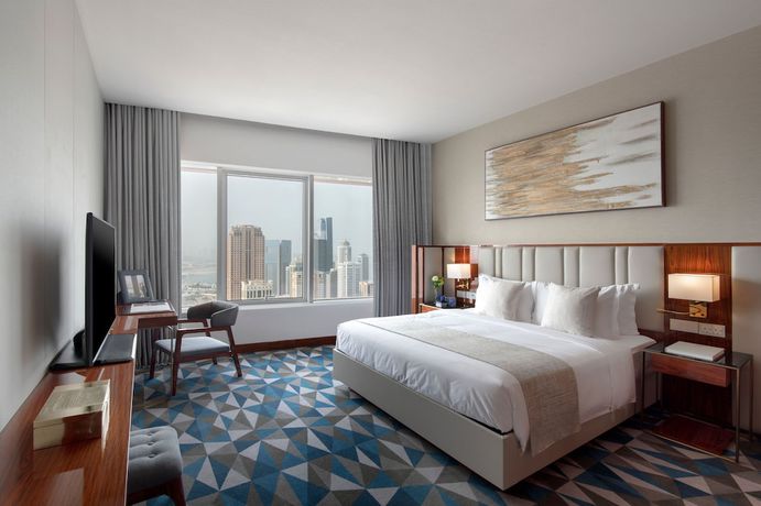 Imagen de la habitación del Hotel The Bentley Luxury and Suites. Foto 8