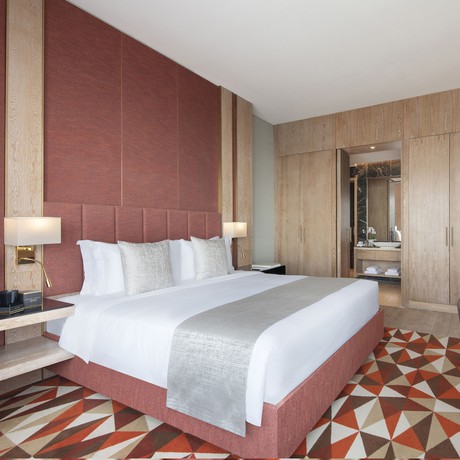 Imagen de la habitación del Hotel The Bentley Luxury and Suites. Foto 14