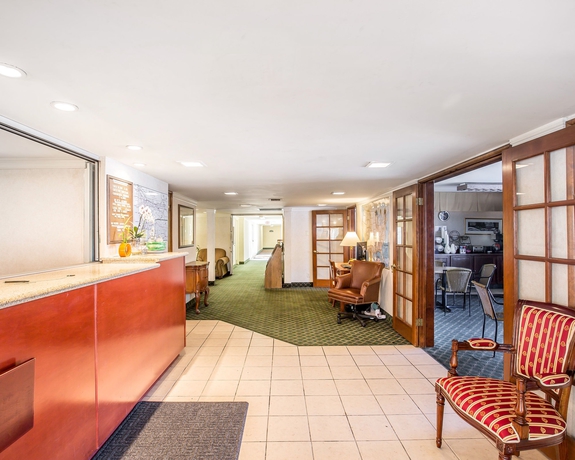 Imagen de los interiores del Hotel The Berry Inn, Buena Park. Foto 10