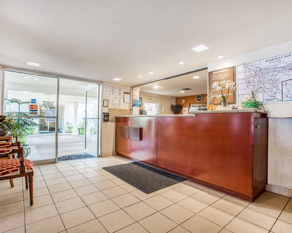 Imagen de los interiores del Hotel The Berry Inn, Buena Park. Foto 11