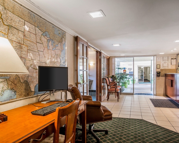 Imagen de los interiores del Hotel The Berry Inn, Buena Park. Foto 14