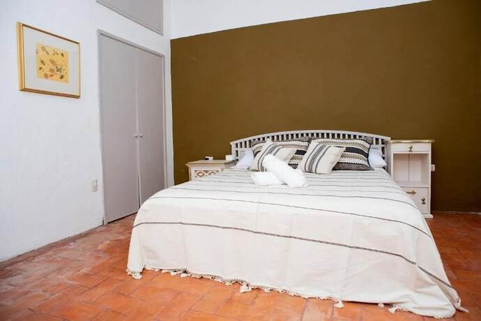 Imagen de la habitación del Hotel The Bersal House. Foto 12