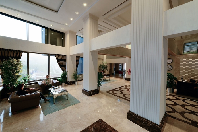 Imagen de los interiores del Hotel The Berussa. Foto 17