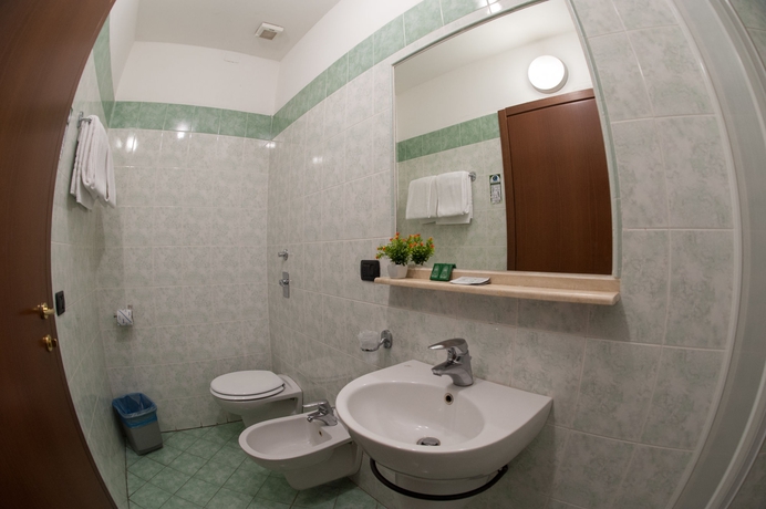 Imagen de la habitación del Hotel The Best. Foto 8