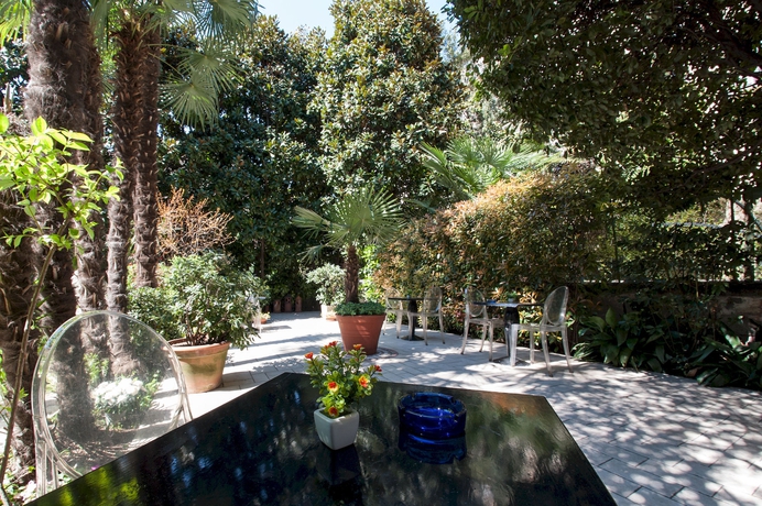 Imagen del bar/restaurante del Hotel The Best. Foto 5