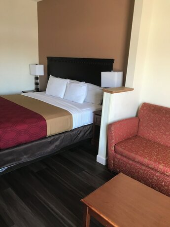 Imagen de la habitación del Hotel The Best Inn and Suites. Foto 7