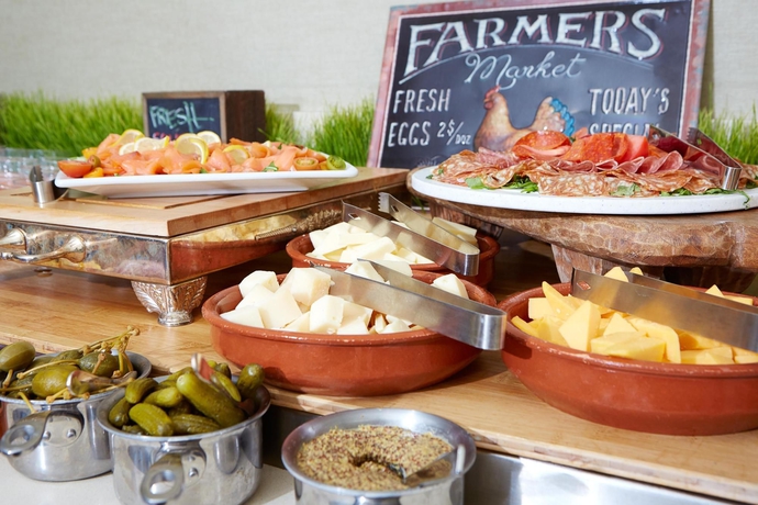 Imagen del bar/restaurante del Hotel The Beverly Hilton. Foto 2