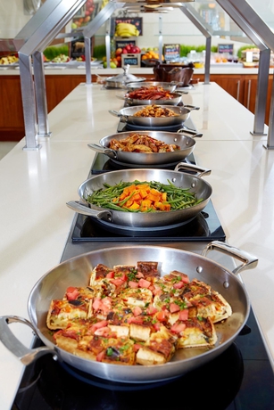 Imagen del bar/restaurante del Hotel The Beverly Hilton. Foto 7