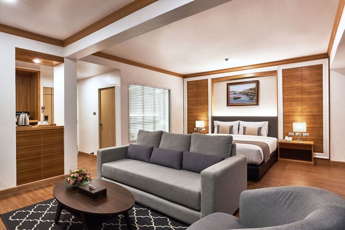 Imagen de la habitación del Hotel The Beverly Pattaya. Foto 8