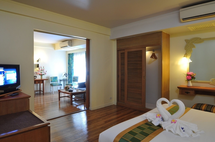 Imagen de la habitación del Hotel The Beverly Pattaya. Foto 16