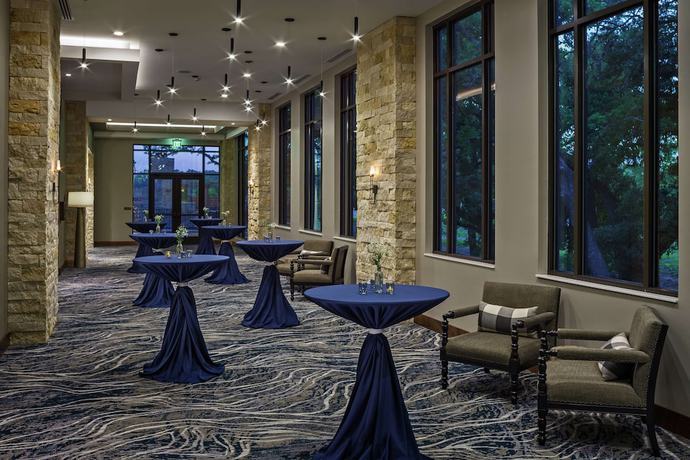 Imagen de los interiores del Hotel The Bevy Boerne, a DoubleTree by Hilton. Foto 18