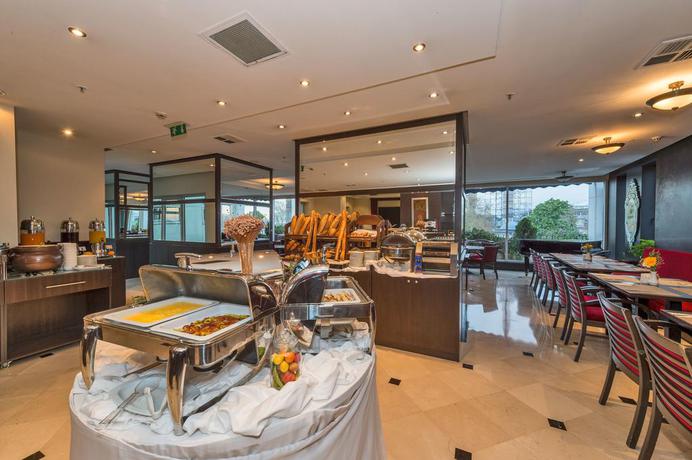 Imagen del bar/restaurante del Hotel The Beyaz Saray and Spa. Foto 2