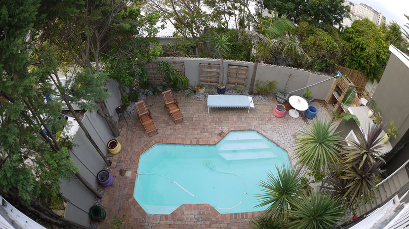 Imagen de la piscina del Hotel The Big. Foto 13