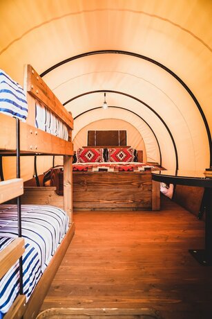 Imagen de la habitación del Hotel The Big Texan - Cabins and Wagons. Foto 19