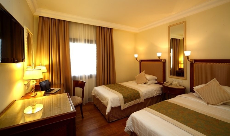 Imagen de los interiores del Hotel The Biltmore Al Madinah. Foto 12