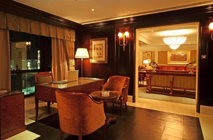 Imagen de los interiores del Hotel The Biltmore Al Madinah. Foto 13