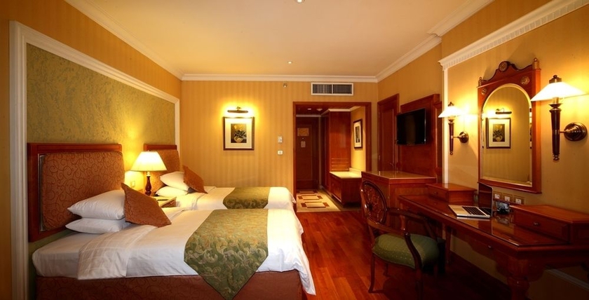 Imagen de los interiores del Hotel The Biltmore Al Madinah. Foto 15