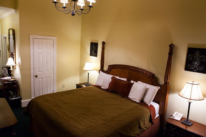Imagen de la habitación del Hotel The Biltmore Greensboro. Foto 9