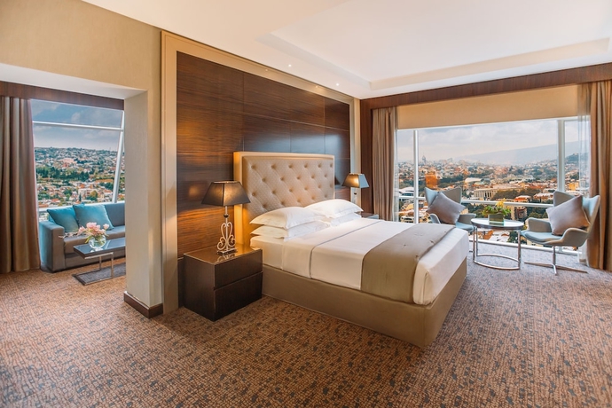 Imagen de la habitación del Hotel The Biltmore Tbilisi. Foto 7