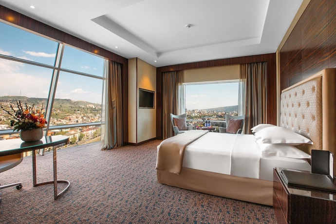 Imagen de la habitación del Hotel The Biltmore Tbilisi. Foto 11