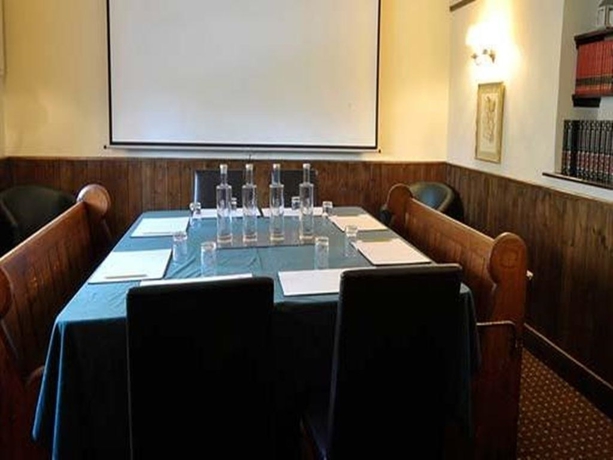 Imagen de los interiores del Hotel The Bird In Hand, White Oak Green. Foto 19