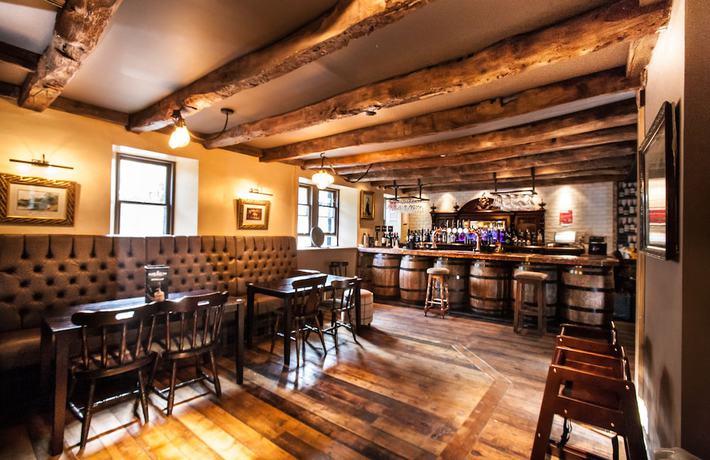 Imagen del bar/restaurante del Hotel The Black Bull. Foto 11